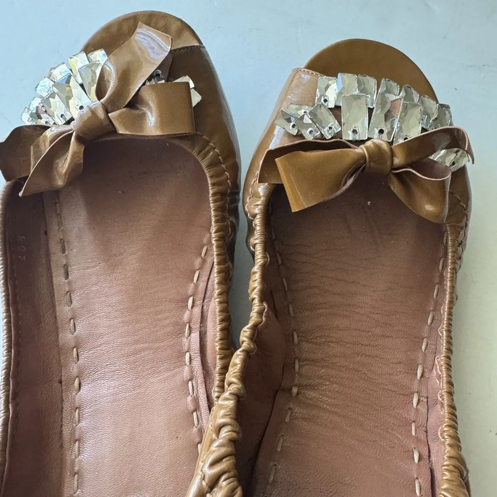 Miu Miu Tan flat with beautiful Detail